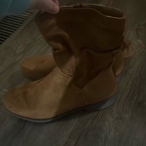 brown boots